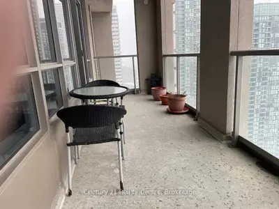 Condo Apartment in Mississauga
