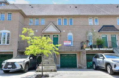 Condo Townhouse in Mississauga
