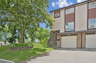 1221 Dundix Road 37, Mississauga, On L4y 3y9