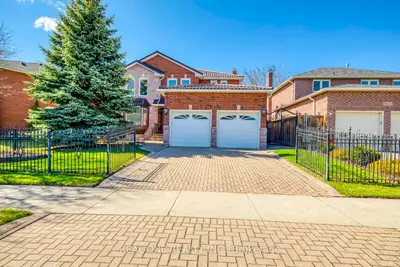 Detached in Oakville