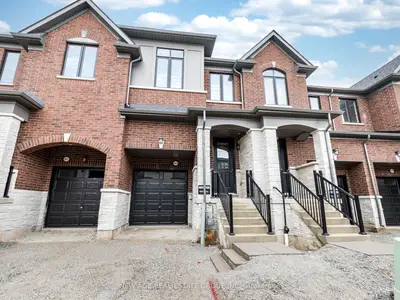 Att/Row/Townhouse in Burlington