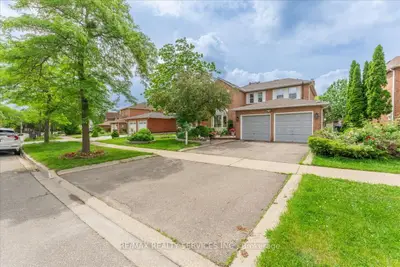 16 Major William Sharpe Drive E, Brampton, On L6x 3k3