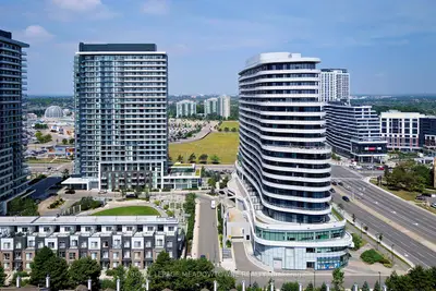 Condo Apartment in Mississauga