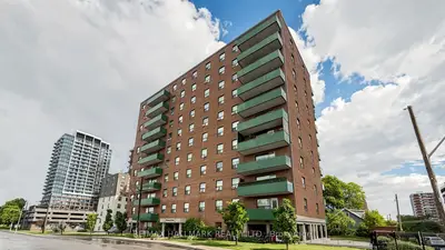 49 Queen Street E 402, Mississauga, On L5g 4n6