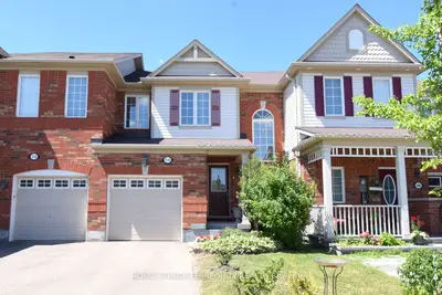 Att/Row/Townhouse in Milton