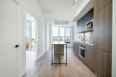 Condo Apartment in Mississauga