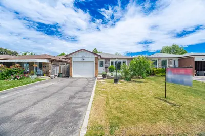 3226 Monica Drive, Mississauga, On L4t 3e7