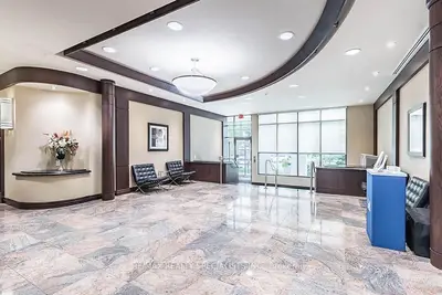 Condo Apartment in Mississauga