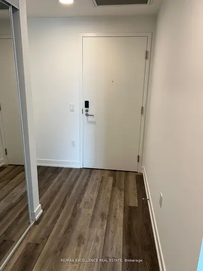 6 Chartwell Road 608, Toronto, On M8z 4e8