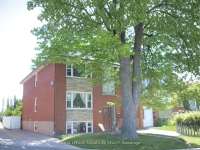 Triplex in Toronto