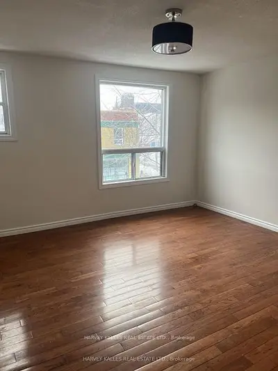 Upper Level in Toronto
