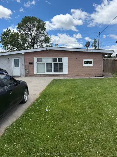 7530 Redstone Road, Mississauga, On L4t 2b8