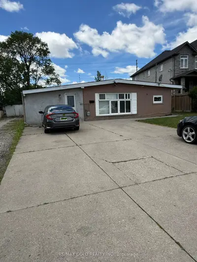 7530 Redstone Road, Mississauga, On L4t 2b8
