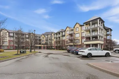 Condo Apartment in Burlington