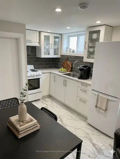 Upper Level in Mississauga