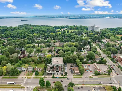 34 Plains Road E 102, Burlington, On L7t 0b9