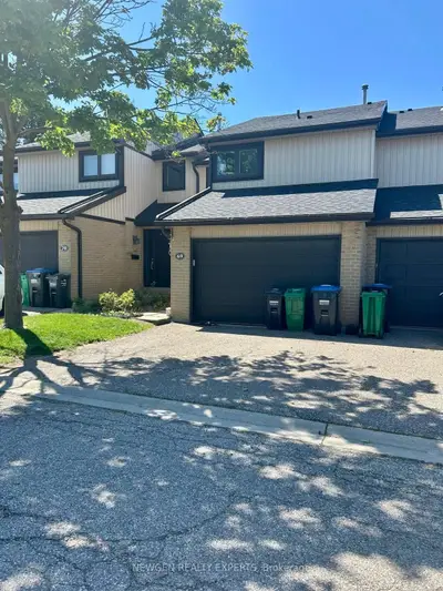 Condo Townhouse in Mississauga