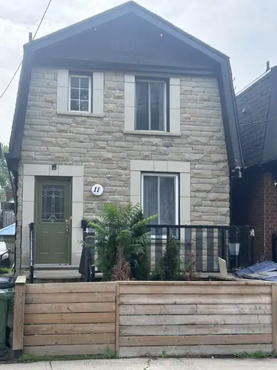 11 Humber Boulevard Upper, Toronto, On M6n 2h7