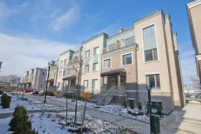 Condo Townhouse in Toronto