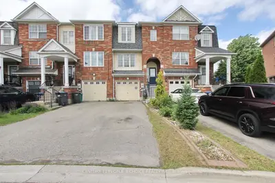 Att/Row/Townhouse in Brampton