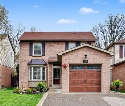 Detached in Burlington