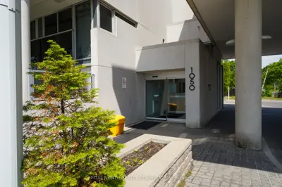 1050 The Queensway 207, Toronto, On M8z 0a8