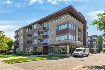 Condo Apartment in Burlington