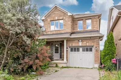 Detached in Oakville