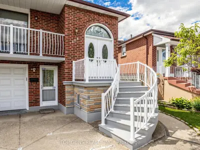 104 Arthur Griffith Drive, Toronto, On M3l 2l6