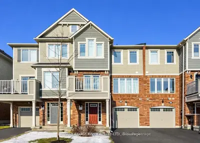 Att/Row/Townhouse in Milton