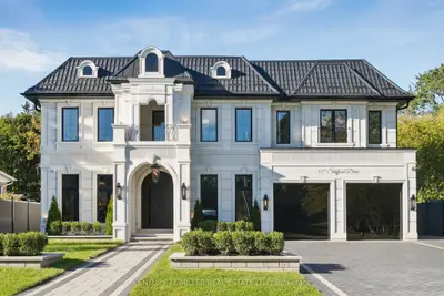Detached in Oakville