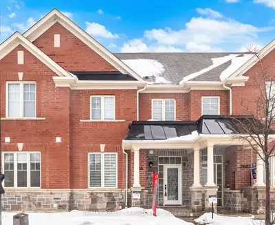 Att/Row/Townhouse in Brampton