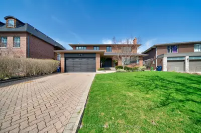 52 Courtsfield Crescent, Toronto, On M9a 4s9