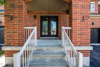 18 Travis Crescent, Brampton, On L7a 0p2