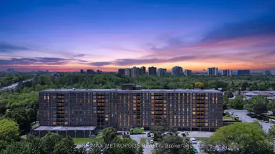 Condo Apartment in Toronto