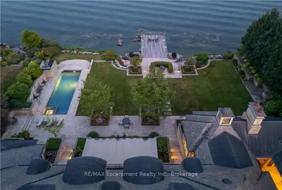 2054 Lakeshore Road E, Oakville, On L6j 1m3