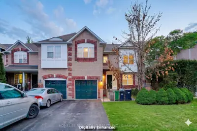 Condo Townhouse in Mississauga