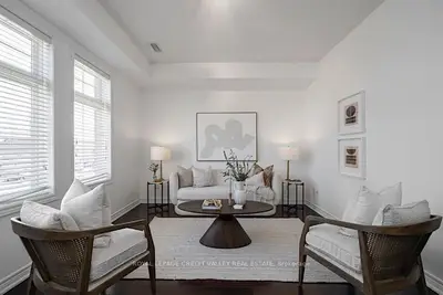 Condo Townhouse in Burlington