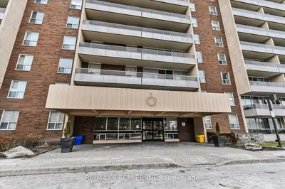 25 Four Winds Drive 604, Toronto, On M3j 1k8