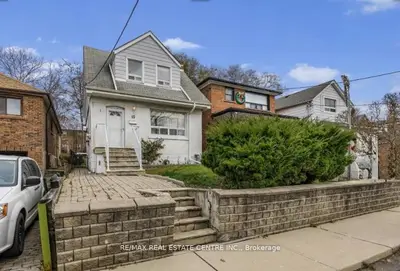 15 Cliff Street, Toronto, On M6n 4l7