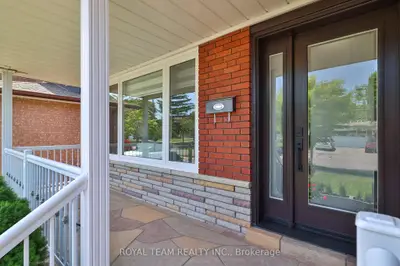 6 Crioline Road, Toronto, On M6l 2s3