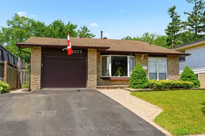 Detached in Burlington