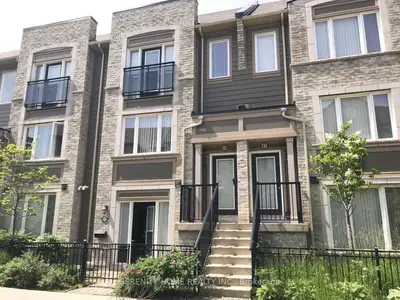 Condo Townhouse in Mississauga