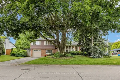 Detached in Burlington