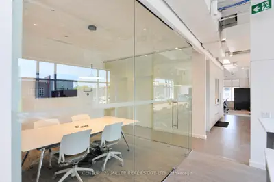 225 Speers Road 15 & 16, Oakville, On L6k 0j4