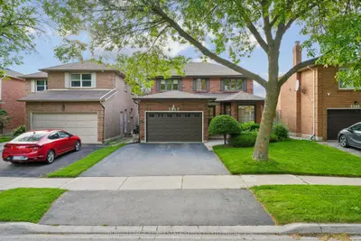 Detached in Oakville
