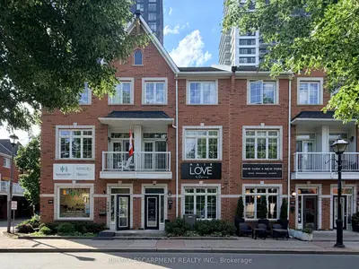 Att/Row/Townhouse in Burlington
