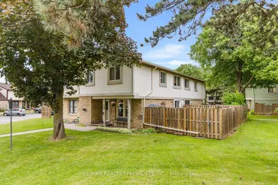 6650 Falconer Drive 49, Mississauga, On L5n 1b5