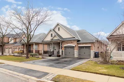 15 Valleystream Circle, Brampton, On L6p 2e2