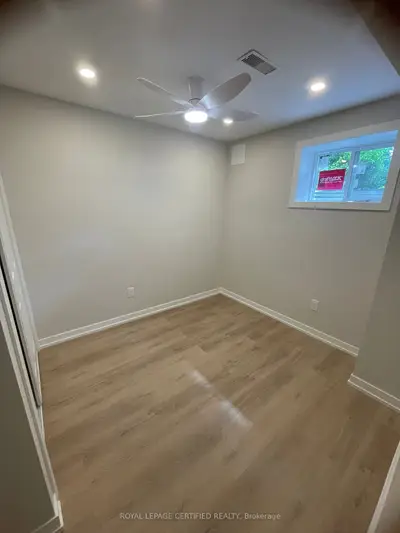 48 Frances Avenue, Toronto, On M8y 3k9